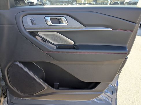 Certified 2025 Ford Explorer ST image 46