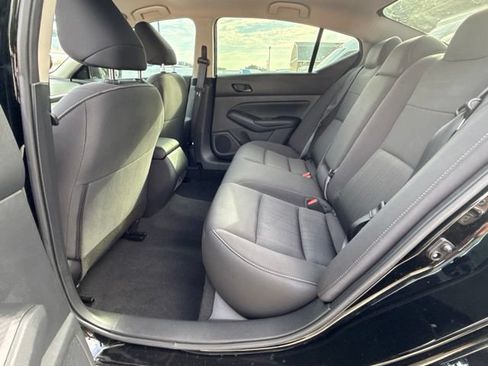 Used 2025 Nissan Altima 2.5 S FWD image 10