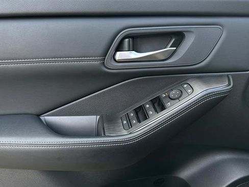 New 2025 Nissan Rogue SV w/ SV Premium Package image 11