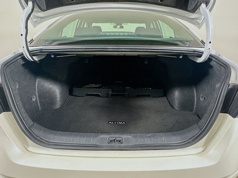 Used 2024 Nissan Altima 2.5 SR FWD image 27