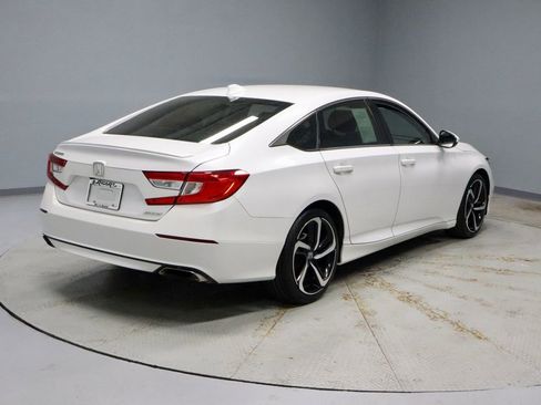 Used 2018 Honda Accord Sport image 11