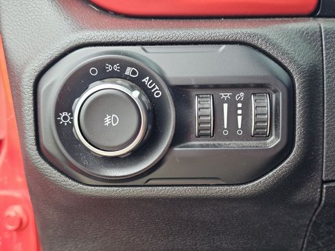 Used 2021 Jeep Wrangler Unlimited Rubicon w/ LED Lighting Group AWD/4WD image 20
