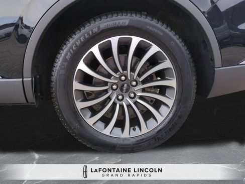 Used 2022 Lincoln Aviator Reserve w/ Elements Package Plus AWD/4WD image 34