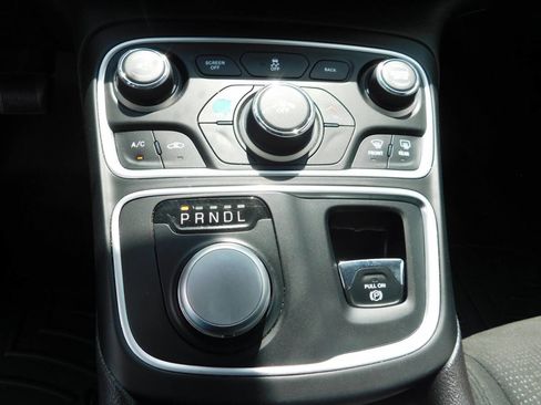 Used 2017 Chrysler 200 LX FWD image 15