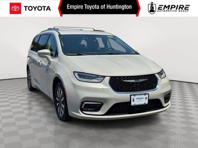 Used 2021 Chrysler Pacifica Touring-L