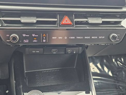 Certified 2023 Kia Niro Wind w/ Wind Preserve Package FWD image 16