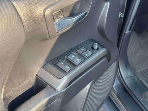 Used 2023 Toyota Tacoma TRD Sport AWD/4WD image 18