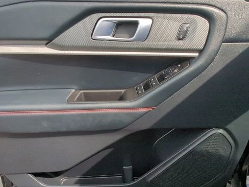 Used 2025 Ford Explorer ST-Line image 27
