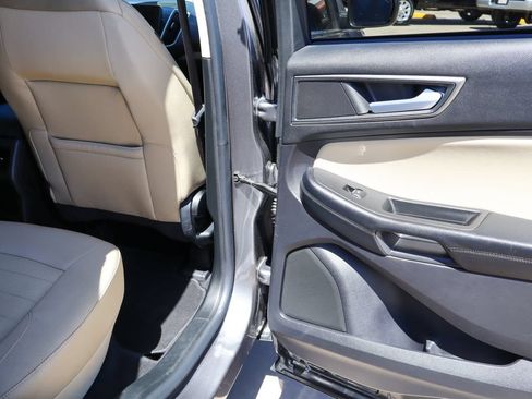 Used 2022 Ford Edge SE AWD/4WD image 10