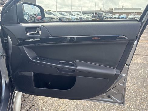 Used 2016 Mitsubishi Lancer ES FWD image 32
