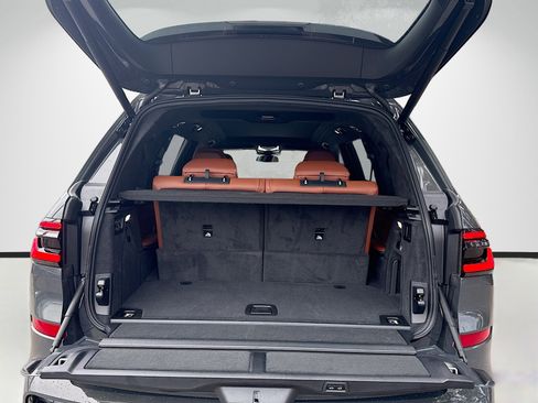 New 2026 BMW X7 M60i image 12