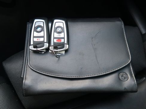 Used 2015 BMW 750Li image 34