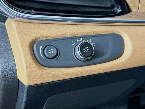 Used 2017 Chevrolet Volt Premier w/ Driver Confidence II Package image 28