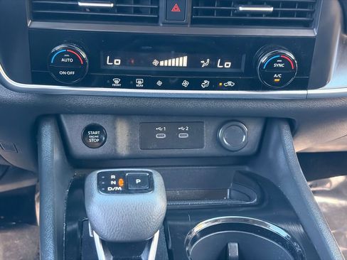 Certified 2025 Nissan Rogue SV FWD image 22