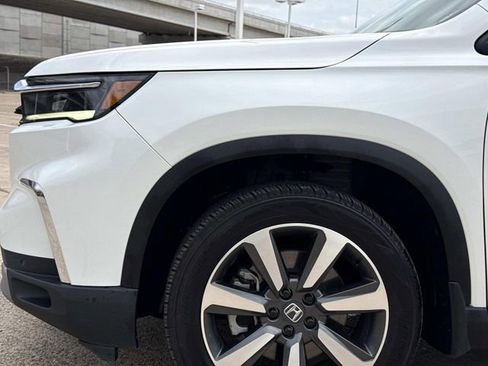 Certified 2024 Honda Pilot Elite image 5