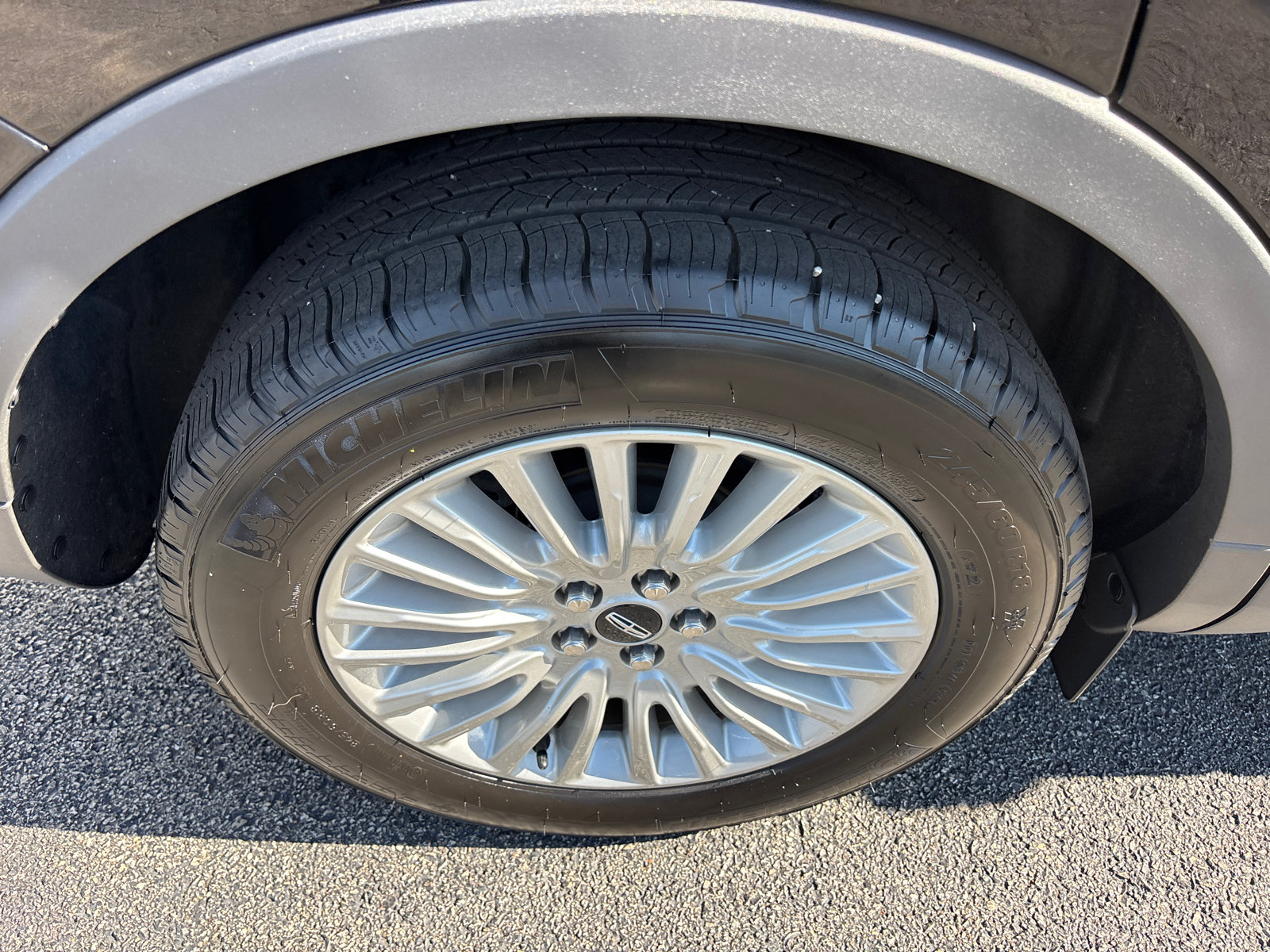 Used 2019 Lincoln Nautilus Premier AWD/4WD image 10