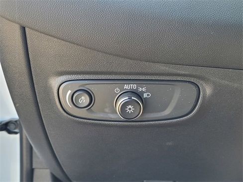 Used 2023 Chevrolet Equinox LT w/ Driver Convenience Package image 25