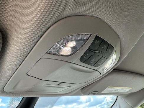 Used 2024 Chrysler Pacifica Touring-L FWD image 35