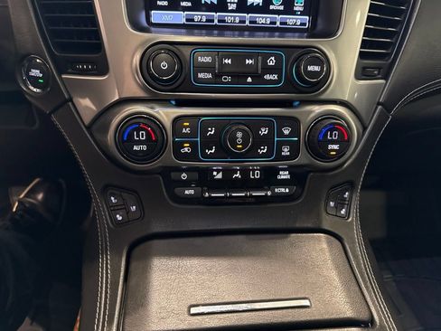 Used 2020 Chevrolet Tahoe Premier AWD/4WD image 31