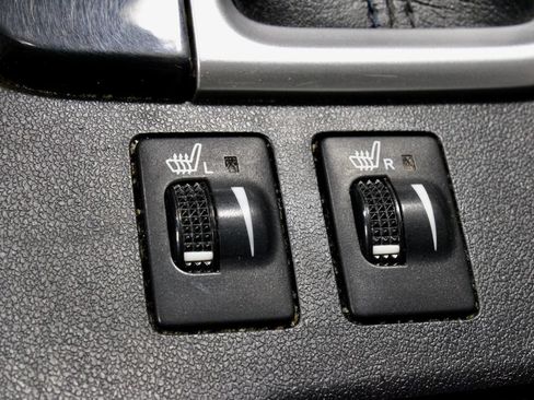 Used 2018 Toyota Highlander SE AWD/4WD image 4