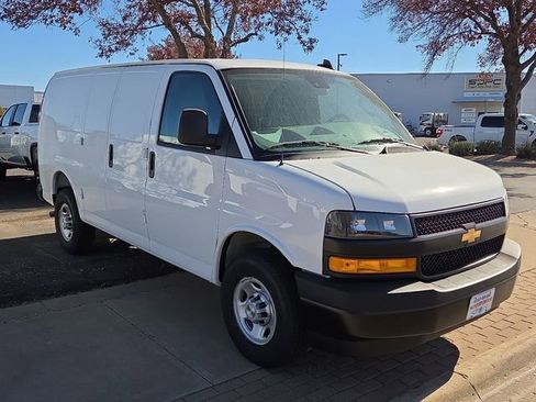 New 2025 Chevrolet Express 2500 w/ Driver Convenience Package image 5