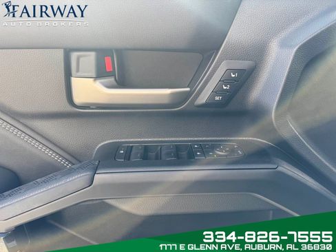 Used 2025 Toyota 4Runner Limited image 14