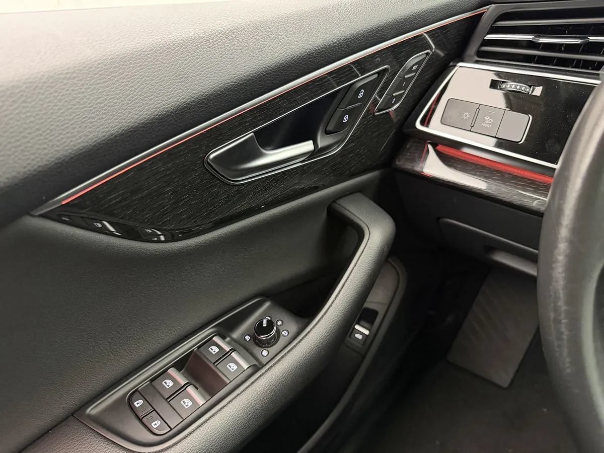 Used 2019 Audi Q8 Premium Plus AWD/4WD image 15