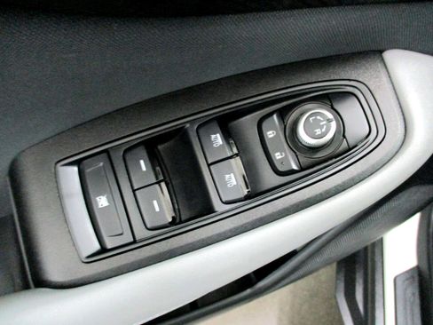 Used 2025 Subaru Outback Premium image 16