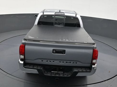 Used 2019 Toyota Tacoma SR5 w/ SR5 Appearance Package (SM) RWD image 16