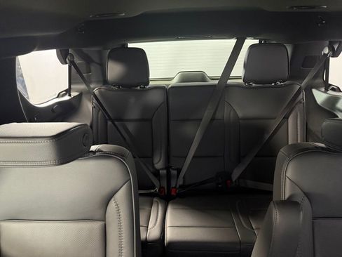 Used 2025 GMC Yukon Denali image 32