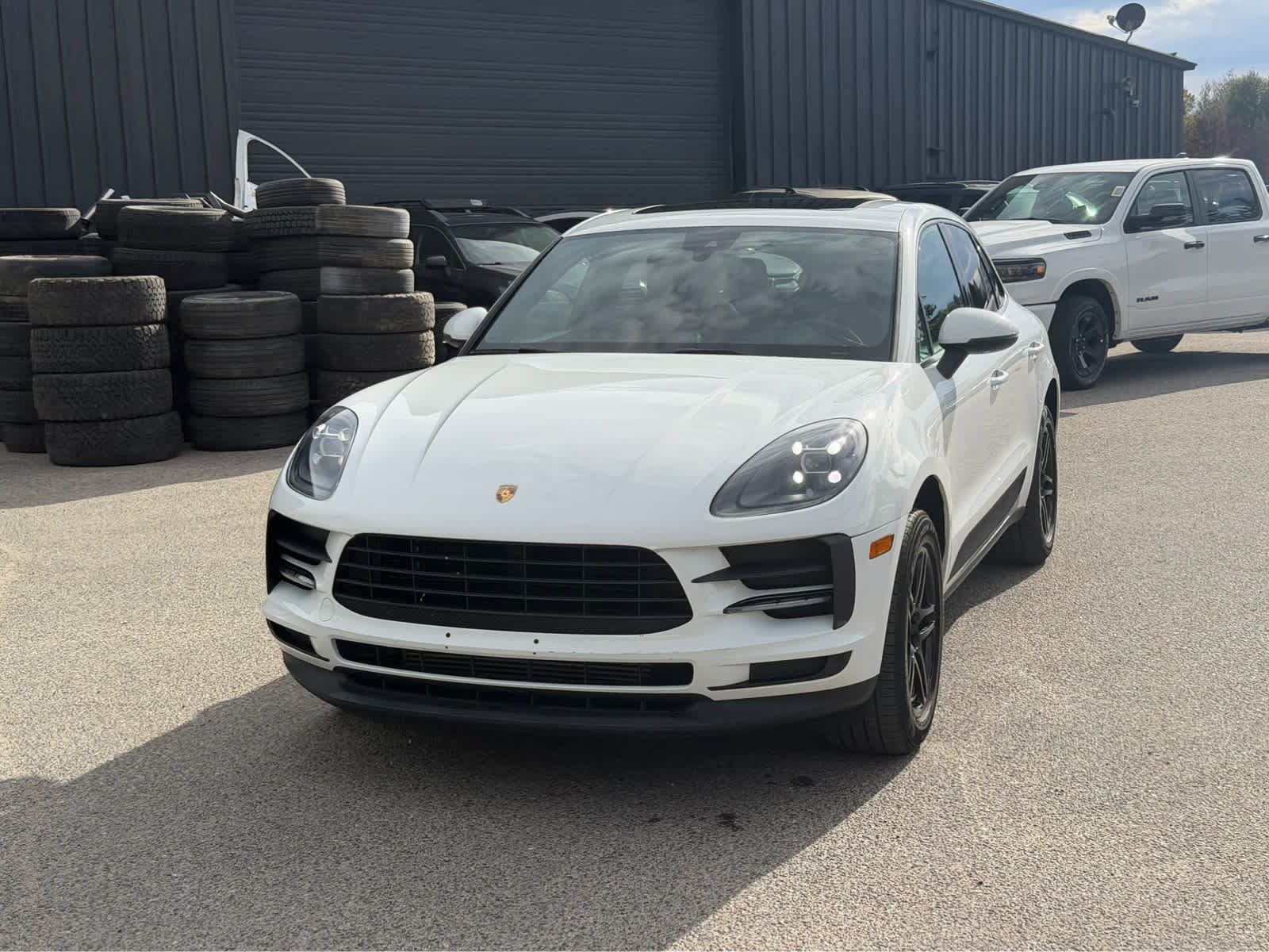 Used 2019 Porsche Macan AWD/4WD image 3