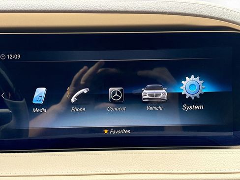 Used 2020 Mercedes-Benz S 560 Sedan image 16