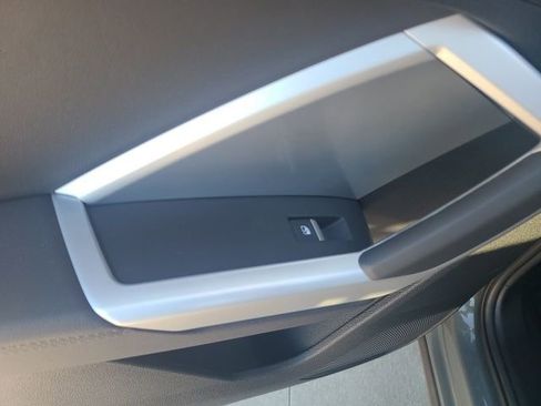 Used 2024 Audi Q3 2.0T Premium image 15