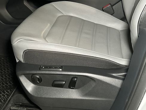 Used 2024 Volkswagen Atlas Cross Sport SEL R-Line AWD/4WD image 17