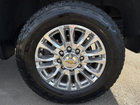 Used 2023 Chevrolet Silverado 2500 High Country w/ Z71 Off-Road Package AWD/4WD image 22