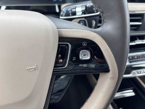Used 2024 Lincoln Corsair Reserve FWD image 17