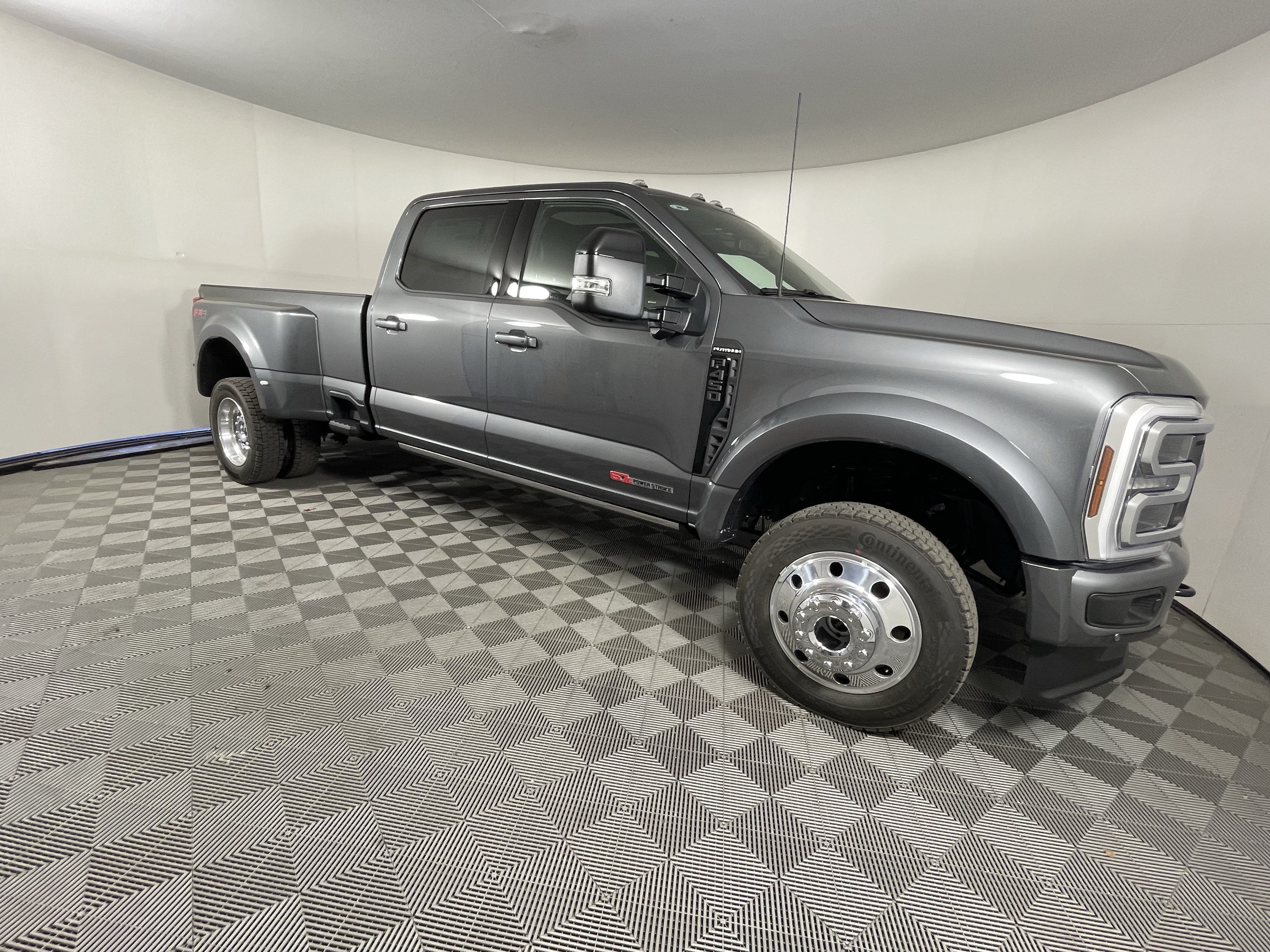 New 2026 Ford F450 Platinum w/ FX4 Off-Road Package AWD/4WD image 6