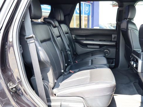 Used 2019 Ford Expedition XLT w/ Equipment Group 202A RWD image 17