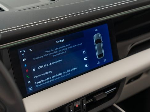 Used 2024 Porsche Macan 4 Electric image 26