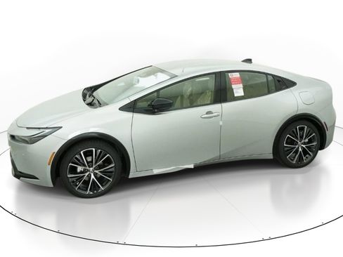 New 2026 Toyota Prius XLE FWD image 2