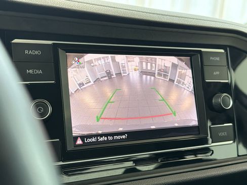 Used 2023 Volkswagen Jetta SE FWD image 23