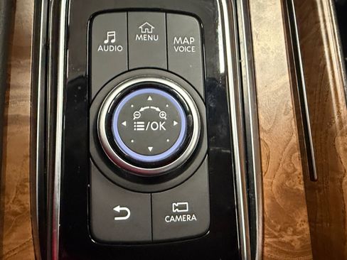 Used 2024 Nissan Armada SL w/ Captain's Chairs Package RWD image 43