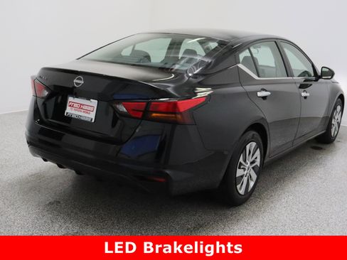 Used 2024 Nissan Altima 2.5 S image 7