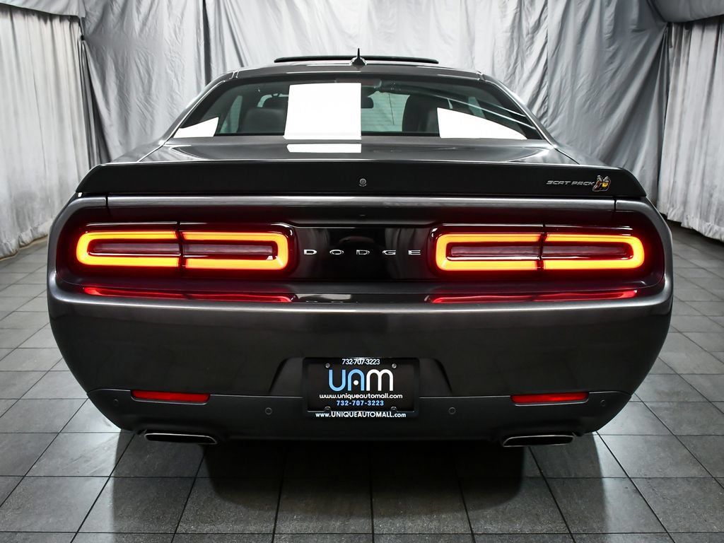 Used 2022 Dodge Challenger R/T Scat Pack RWD image 5