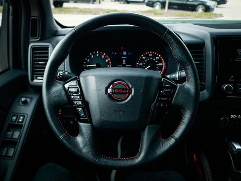 Used 2023 Nissan Frontier PRO-4X w/ Technology Package image 18