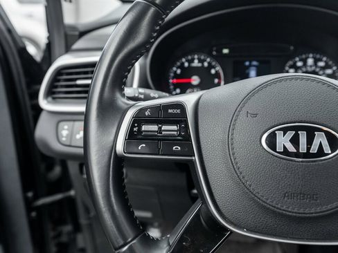 Used 2020 Kia Sorento S image 21