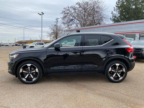 Used 2019 Volvo XC40 T5 Inscription image 2