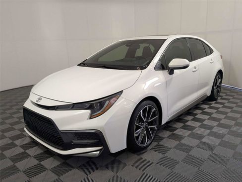 Used 2021 Toyota Corolla SE w/ SE Premium Package image 2