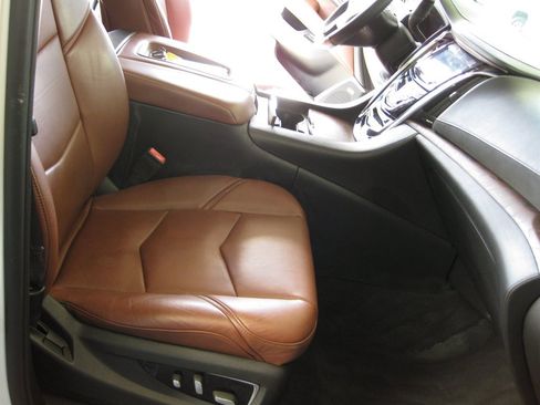 Used 2016 Cadillac Escalade Luxury image 37