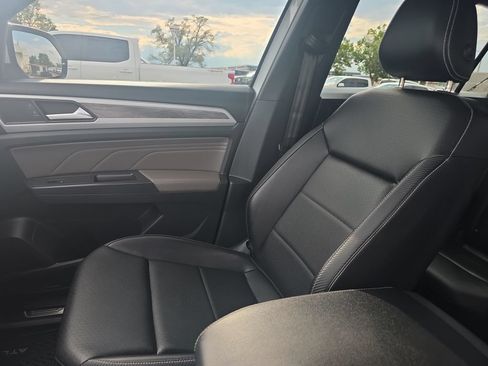 Used 2023 Volkswagen Atlas Cross Sport SE AWD/4WD image 25